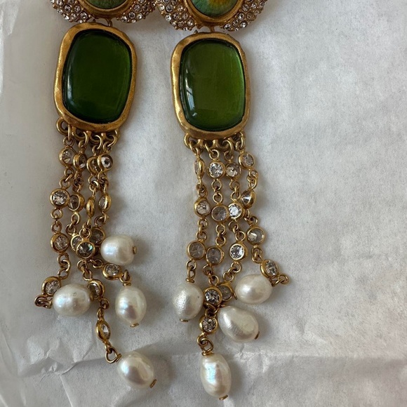 Schiaparelli green eye pearl drop earrings - Picture 4 of 9